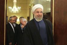 شیطنت ظریف در حضور روحانی سوژه شد! (+عکس)