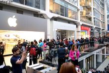 آیفون جدید رکورد می‌شکند