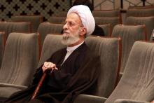 آیت الله مصباح: اینترنت و موبایل بالاترین عامل مشکلات جامعه هستند