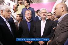 گزارش تصویری/ تشریح اقدامات اپراتوری رایتل در حضور دکتر عارف در شانزدهمین نمایشگاه تلکام 