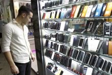 همه واردکنندگان موبایل با ارز دولتی بازداشت شدند/ دادگاه رسیدگی به پرونده متخلفان، علنی است