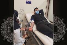 عکس/ اهدای خون آذری جهرمی در روز عاشورا