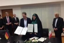 آیا خانم ابتکار با یک مرد آلمانی دست داده است؟ (+فیلم)