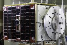 تا ساعاتی دیگر؛ بازدید رسانه‌ای از ماهواره‌ی در حال آماده سازی ناهید۱ 