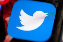 کاربران توئیتر می‌توانند علایق خود را به جای افراد تعقیب کنند