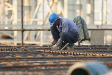 کارگران ساختمانی برای بیمه ثبت&zwnj;نام کنند