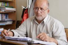 شبکه‌ی آنتن‌های BTS باید در اختیار حاکمیت باشد/ سیم‌کارت رایتل دارم و از عملکردشان راضی‌ام