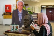 رونمایی از تندیس جدید پدر علم ارتباطات