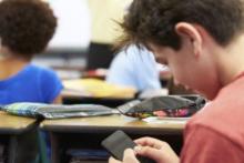 خبر دستور رییس جمهور برای ارائه سیم‌کارت رایگان دانش‌آموزی، «صحت ندارد»