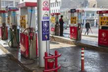  مدیرعامل شرکت ملی پالایش، اعلام کرد: امکان سوخت گیری با کارت طی ساعات آتی/ فعال‌سازی تنها ۱۲۰ جایگاه باقی مانده