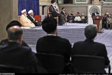 تصویری که سایت رهبری از محمود احمدی‌نژاد منتشر کرد 