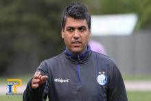 استقلال در تمام بازی‌های لیگ ۱۰ نفره بازی می‌کند