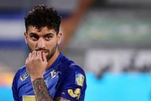 مجریان تلویزیونی برای سربازی یزدانی و مردامند نمک نریزند