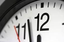 بروز مشکل در سایت‌ها در پی عدم تغییر ساعت تابستانی در ایران/ رگولاتوری: پیگیر اصلاح ساعت در گوشی‌های تلفن همراه هستیم؛ اصلاح زمان در سایت‌ها ارتباطی با این سازمان ندارد