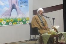 آقاتهرانی: فضای سایبری جوانان را به فحشا و فساد می کشاند