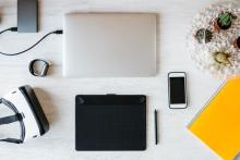 چگونه هندزفری و صفحه کلید را تمیز کنیم؟