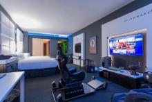 اتاق خاص علاقمندان به بازی‌های رایانه‌ای در یک هتل