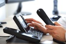 برای وصل تلفن‌ قطع شده به دلیل بدهی، با ۲۰۲۱ تماس بگیرید