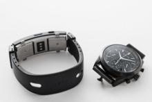 گجت سونی هر ساعت معمولی را به هوشمند تبدیل می‌کند