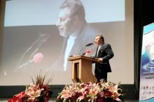 واعظی، تاکید کرد: "مبارزه مستمر دولت با فضای غیر پاک مجازی"