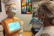 استقرار ربات&zwnj;های کمک&zwnj;رسان به بیماران در بیمارستان&zwnj;ها