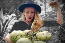 زن مشهور گیاهخوار به‌دلیل گرسنگی مرد