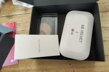 دستگاه ال‌جی برای ضدعفونی کردن تلفن همراه با نور فرابنفش