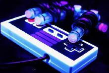 دستی رباتیک که بازی ویدئویی انجام می‌دهد!