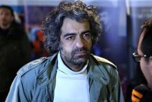 ویدیوی دلخراش دوربین مداربسته از انتقال پیکر بابک&zwnj; خرمدین توسط پدرومادرش