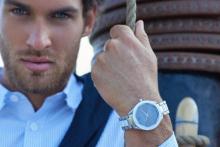 ساعت هوشمندی که از پلاستیک بازیافتی ساخته شده است