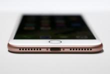 قیمت آیفون‌ ۷ حبابی است؛ برای خرید عجله نکنید