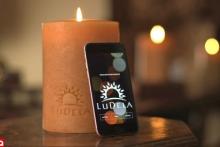 روشن کردن شمع با تلفن همراه! (+تصاویر)