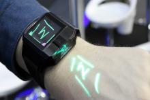 ساعت هوشمندی که ویدیو پروژکتور می&zwnj;شود