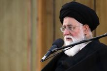 "بیخود روزی گفتید دست ما روی دکمه فیلتر نخواهد رفت و حالا می‌خواهید فیلتر کنید، به گردن رهبری نیاندازید"