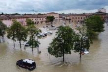 فروش پایانه‌های استارلینک برای کمک به سیل‌زدگان ایتالیا