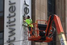 پلیس آمریکا مانع برداشتن تابلوی توییتر شد