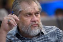 تصاویر جنجالی مصاحبه طالب زاده با خانم مجری بد لباس!