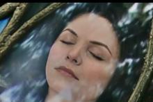 کشف جسد 800 میلیون ساله یک زن به همراه موبایل! (+فیلم)