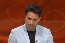 اقدام عجیب مجری ورزشی در اعلام یک شایعه از آنتن زنده!