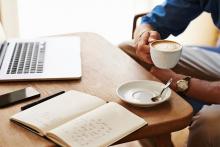 ابلاغ مصوبه‌ی حذف حداقل زمان هر دوره‌ی دورکاری برای کارمندان/ کاهش تراکم کارکنان در محیط های اداری، ضمن تداوم و استمرار خدمات دستگاه‌های اجرایی 