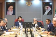 آذری جهرمی: باید حوزه‌ی صنعتی سازی و صادرات محصولات "نانو" تقویت شود