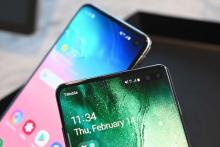 لوازم جانبی موجود در جعبه گلکسی S10 پلاس چیست؟