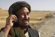 رفع مشکل عدم سرویس دهی ارتباطی به مهاجرین افغانستانی؛ برای دریافت خدمات همراه اول، با کارت آمایش به دفاتر ارتباطی مراجعه کنید