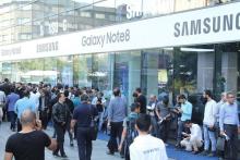 فرش آبی سامسونگ همزمان در سه شهر ایران پهن شد