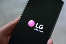 ال‌جی پایش را از گلیم گوشی‌های چینی بیرون کشید