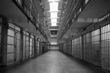 17 سال زندان به خاطر ناتوانی در پرداخت دیه ناپدری