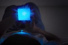 نور آبی موبایل