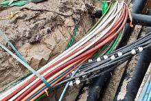 رگولاتوری: اتصال کابل‌های برق عبوری از کنار حوضچه مخابراتی باعث آتش سوزی شد