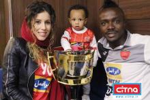 عکس/ گادوین منشا استقلالی در کنار همسر و فرزندش زمانی که پرسپولیسی بود