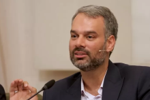 وعده یک نماینده مجلس برای پیگیری واردات آیفون ۱۵ 